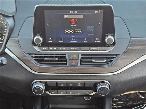 Used 2023 Nissan Altima 2.5 SV image 13