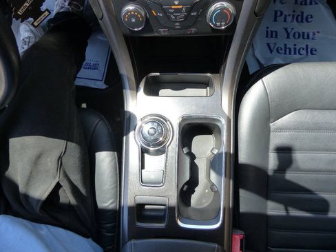 Used 2017 Ford Fusion SE AWD/4WD image 37