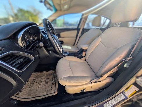 Used 2013 Chrysler 200 Touring image 13