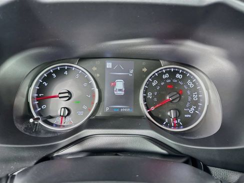 Used 2021 Toyota RAV4 XLE w/ Convenience Package AWD/4WD image 18