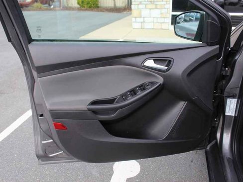 Used 2014 Ford Focus SE image 11