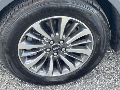 Used 2021 Lincoln Nautilus AWD w/ Equipment Group 101A image 14