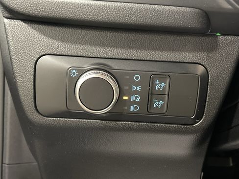 Used 2022 Ford Escape SE image 18