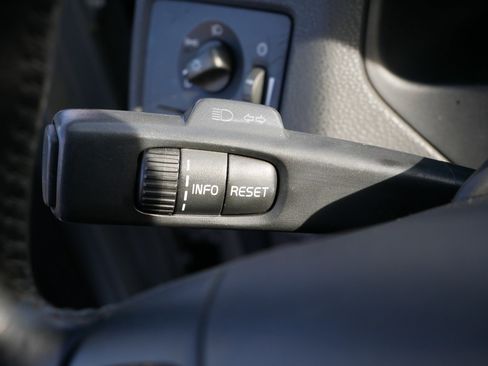 Used 2009 Volvo C70 T5 image 17