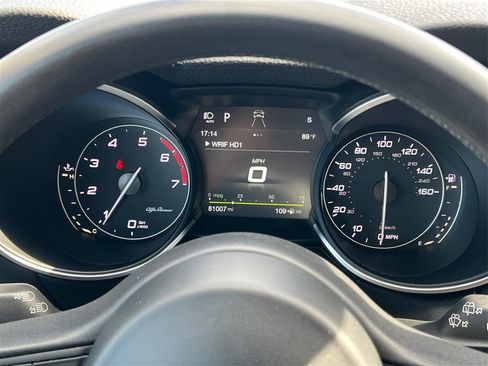 Used 2018 Alfa Romeo Stelvio AWD image 29
