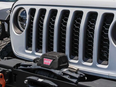 Used 2021 Jeep Gladiator Mojave AWD/4WD image 3