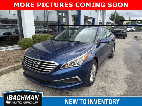 Used 2017 Hyundai Sonata SE w/ Cargo Package FWD image 3