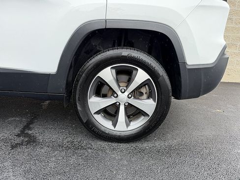 Used 2020 Jeep Cherokee Limited AWD/4WD image 10