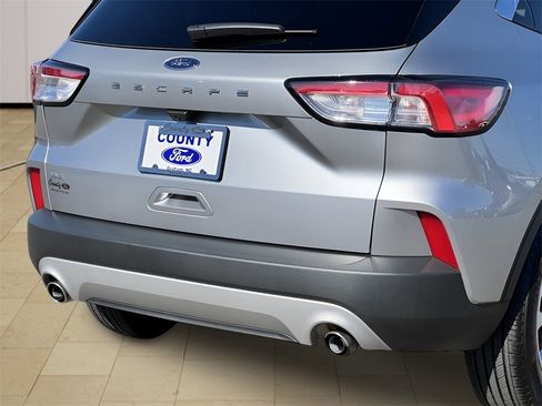 Used 2022 Ford Escape SE w/ Cold Weather Package image 39