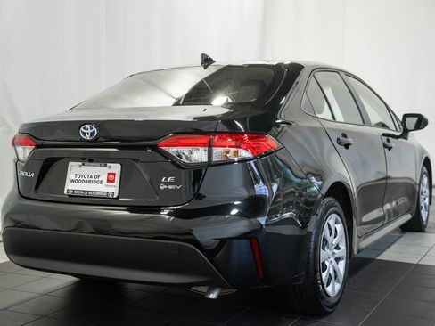 Used 2025 Toyota Corolla LE FWD image 4