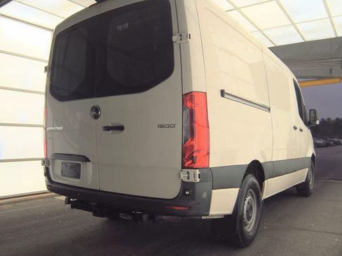Used 2021 Mercedes-Benz Sprinter 1500 w/ Premium Package image 4