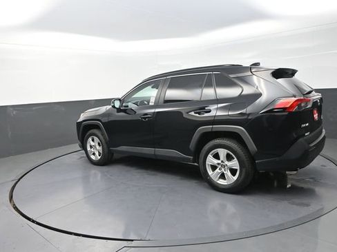 Used 2021 Toyota RAV4 XLE w/ Convenience Package image 77