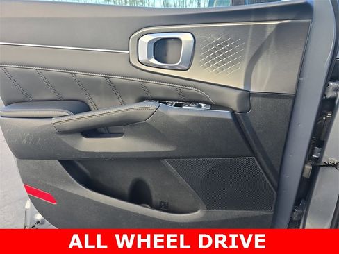 Used 2023 Kia Sorento SX image 29