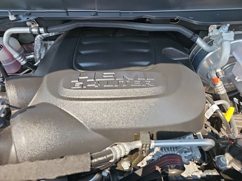 Certified 2025 RAM 2500 Big Horn AWD/4WD image 36