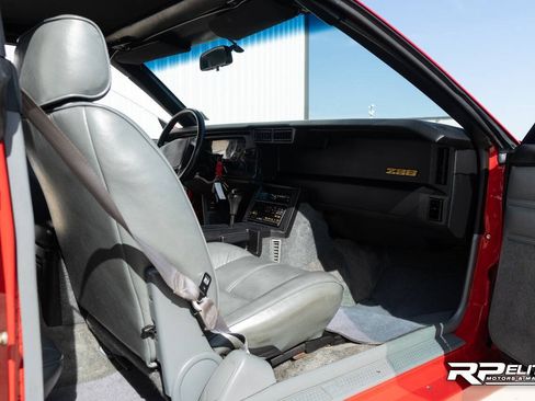 Used 1991 Chevrolet Camaro Z28 RWD image 87