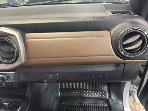 Used 2018 Toyota Tacoma Limited AWD/4WD image 22
