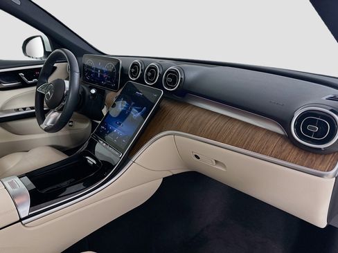 Certified 2022 Mercedes-Benz C 300 4MATIC Sedan image 35