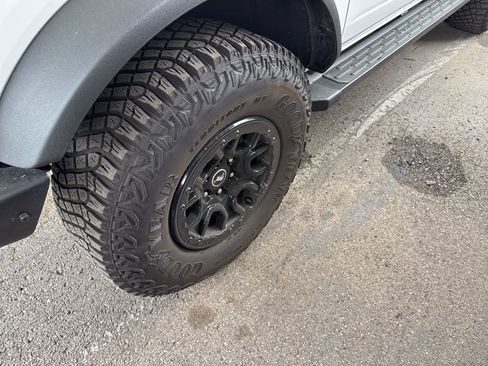 Used 2022 Ford Bronco Wildtrak image 8