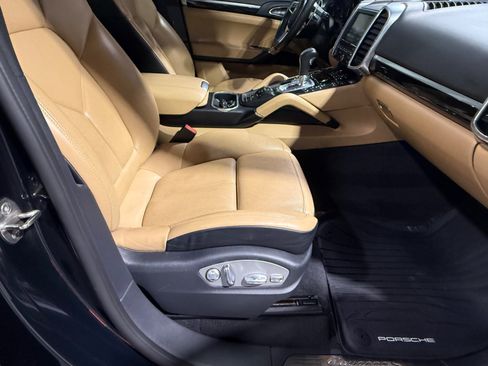 Used 2016 Porsche Cayenne S AWD/4WD image 30