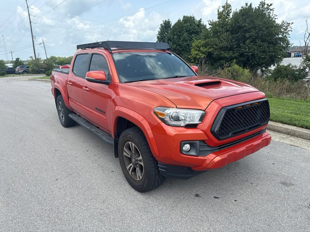Used 2017 Toyota Tacoma TRD Sport w/ Tow Package (A/T) AWD/4WD image 2