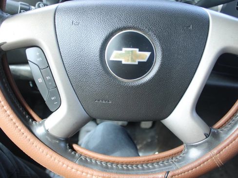 Used 2014 Chevrolet Silverado 2500 LT w/ Convenience Package AWD/4WD image 10