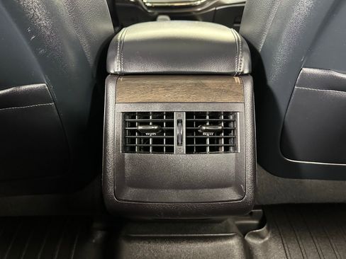 Used 2017 Toyota Avalon XLE Premium image 31