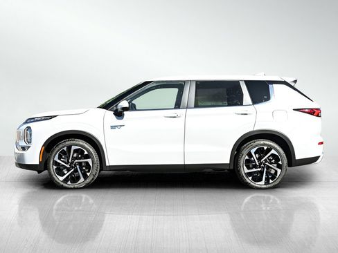 New 2025 Mitsubishi Outlander SE image 4