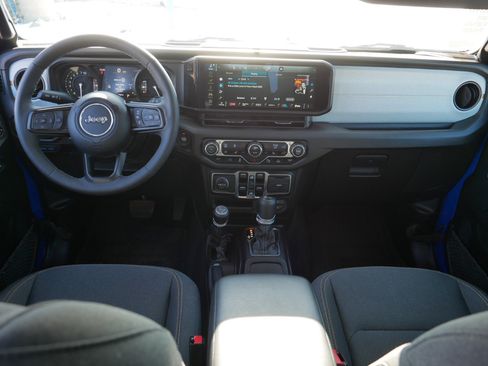 Used 2025 Jeep Wrangler Sport S w/ Convenience Group image 10