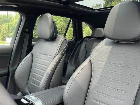 Used 2026 Mercedes-Benz GLC 300 4MATIC image 27