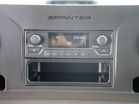 Used 2025 Mercedes-Benz Sprinter 2500 image 18