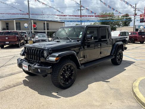 Used 2023 Jeep Gladiator Overland AWD/4WD image 3