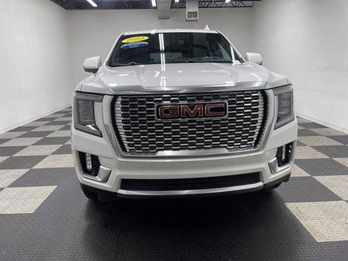 Used 2023 GMC Yukon XL Denali AWD/4WD image 6
