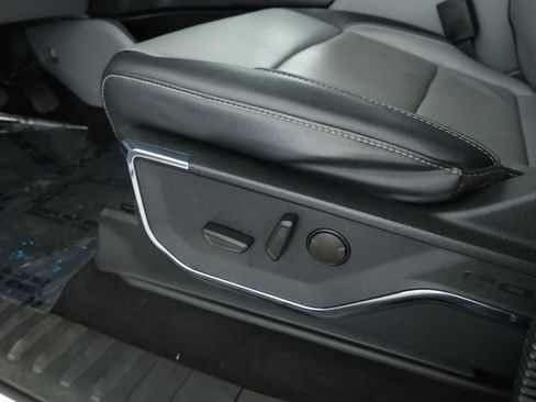 Used 2022 Ford F150 Lariat w/ Equipment Group 501A Mid image 10