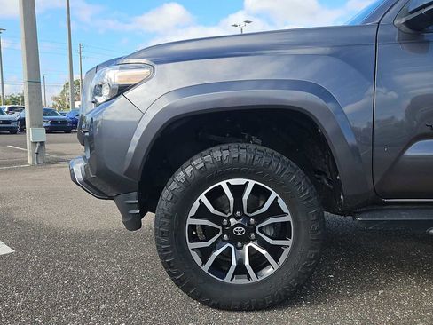 Used 2021 Toyota Tacoma TRD Sport image 18