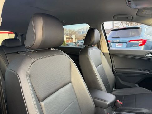 Used 2018 Volkswagen Tiguan SE image 24