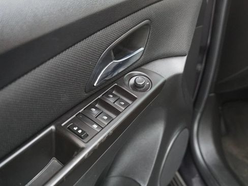 Used 2016 Chevrolet Cruze LT FWD image 16