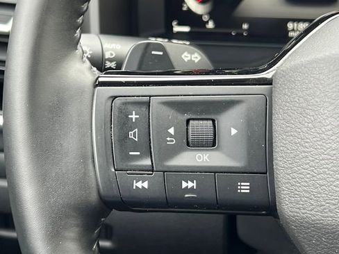 Used 2025 Nissan Rogue SL w/ Tech Package AWD/4WD image 21