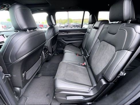 New 2026 Jeep Grand Cherokee L 4WD image 10