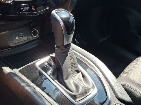 Used 2020 Nissan Rogue SV AWD/4WD image 15