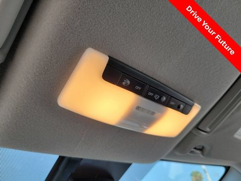 Used 2025 Nissan Versa SV w/ Trunk Package FWD image 15