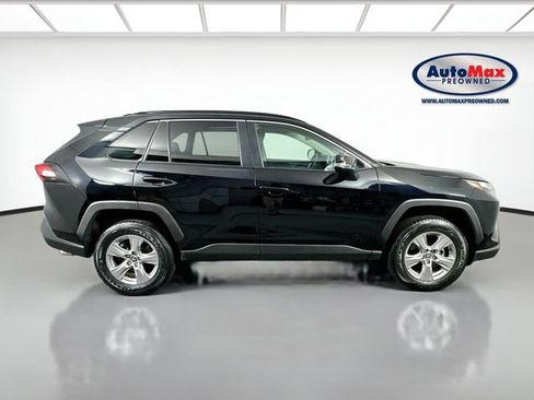 Used 2025 Toyota RAV4 XLE AWD/4WD image 9