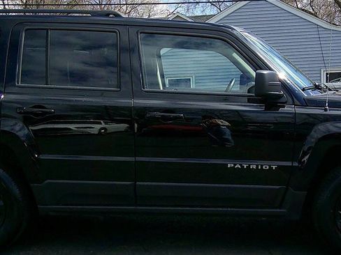 Used 2017 Jeep Patriot Sport w/ Power Value Group image 3