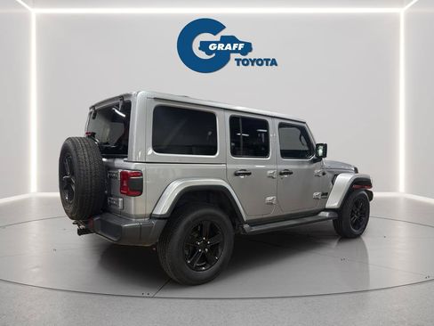Used 2019 Jeep Wrangler Unlimited Sahara AWD/4WD image 6