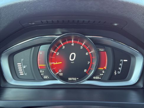 Used 2017 Volvo V60 T5 Cross Country w/ Convenience Package image 11