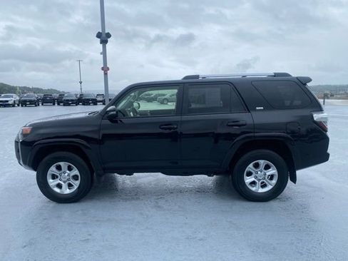 Certified 2023 Toyota 4Runner SR5 Premium w/ Moonroof Package AWD/4WD image 9