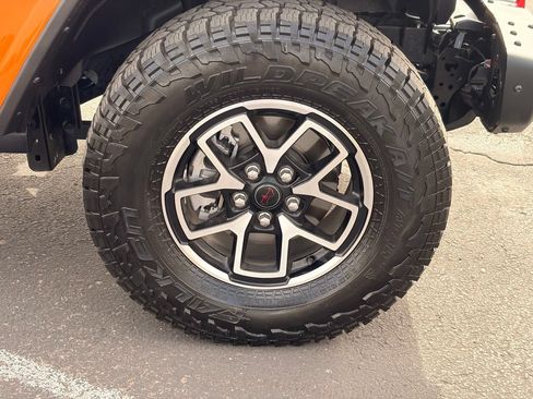 Used 2025 Jeep Gladiator Rubicon AWD/4WD image 10