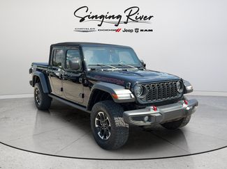 Used 2024 Jeep Gladiator Rubicon w/ Safety Group AWD/4WD video 1