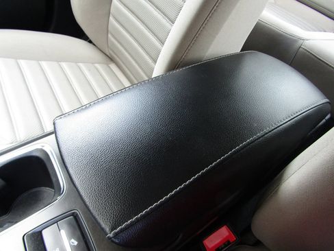 Used 2018 Ford Fusion S FWD image 20