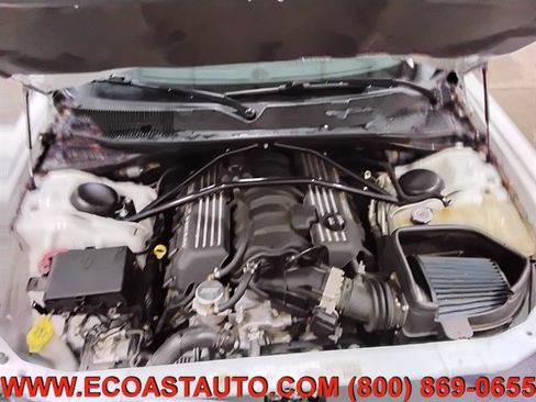 Used 2015 Dodge Challenger SRT w/ Technology Group RWD image 9