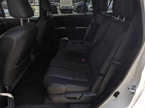 Used 2025 Honda Passport TrailSport image 8